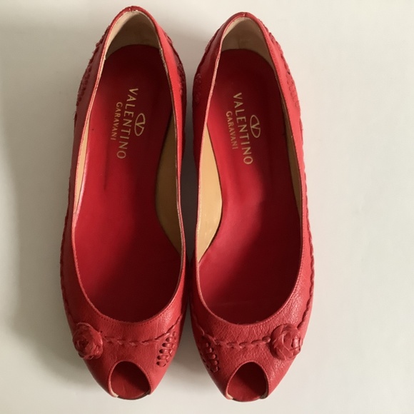 Valentino Garavani Vintage Red  Leather Peep Toe Flats Floral Stitching Sz 7 - Picture 6 of 10